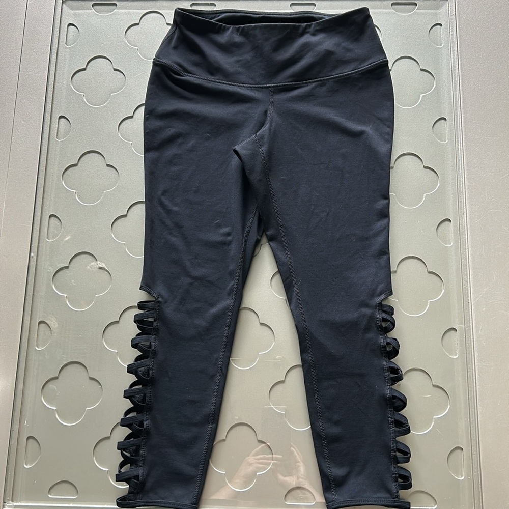 TORRID Active Black Lattice Detail Leggings Pants size 00 Medium/ Large - Picture 7 of 15